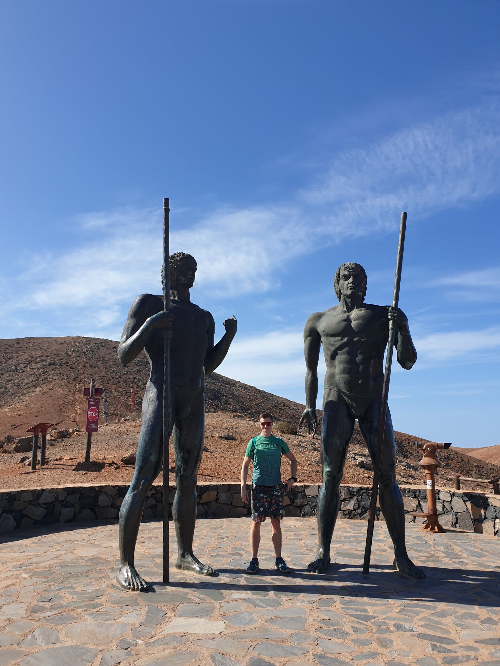 The statues of Ayose and Guize above the central valleys, Fuerteventura
